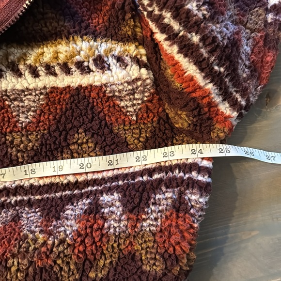 *SOLD* Wrangler Retro Aztec print soft and comfy Sherpa half zip - Picture 5 of 6